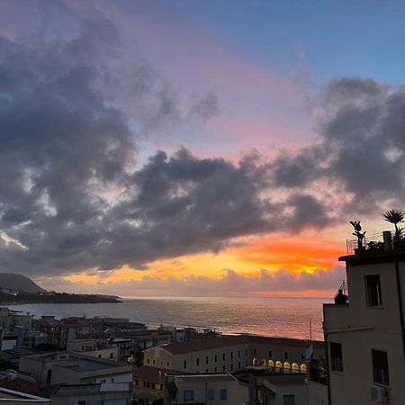 Window On The Sunset Appartement Cefalù Buitenkant foto